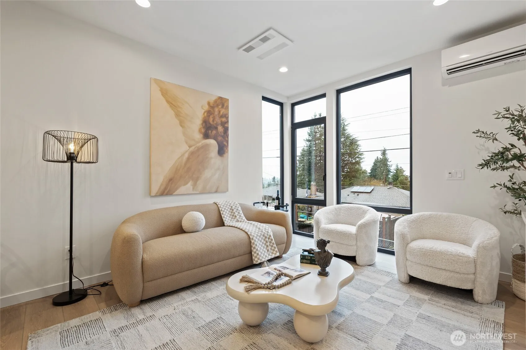 Property photo for 11229 Greenwood Avenue N #c, Seattle photo 3