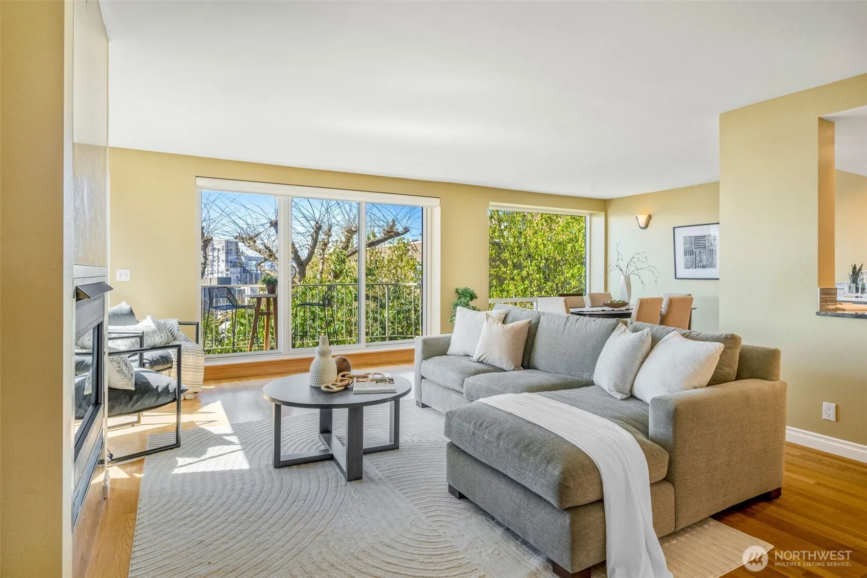 Property photo for 619 5th Avenue W #302, Seattle photo 3