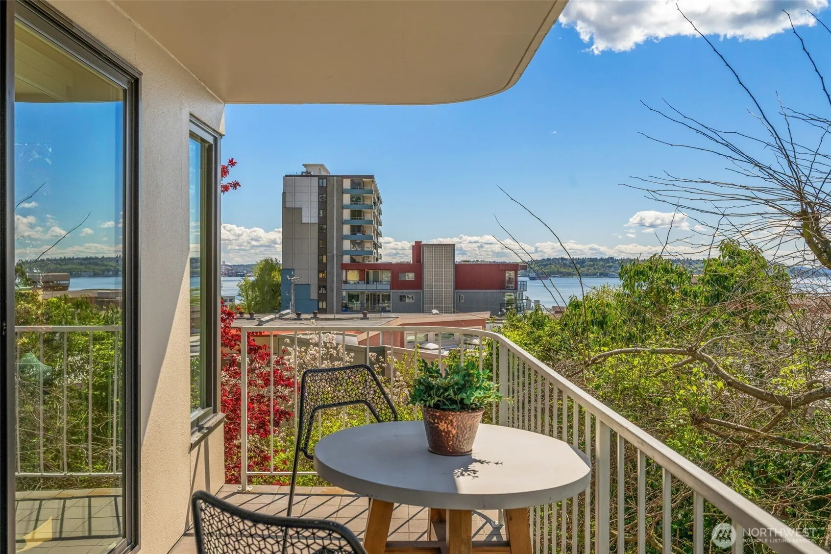 Property photo for 619 5th Avenue W #302, Seattle, WA 98119