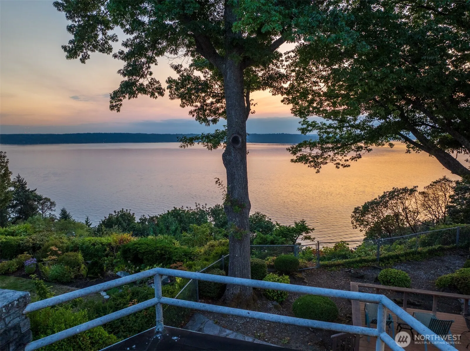Property photo for 10445 Marine View Drive Sw, Seattle photo 2
