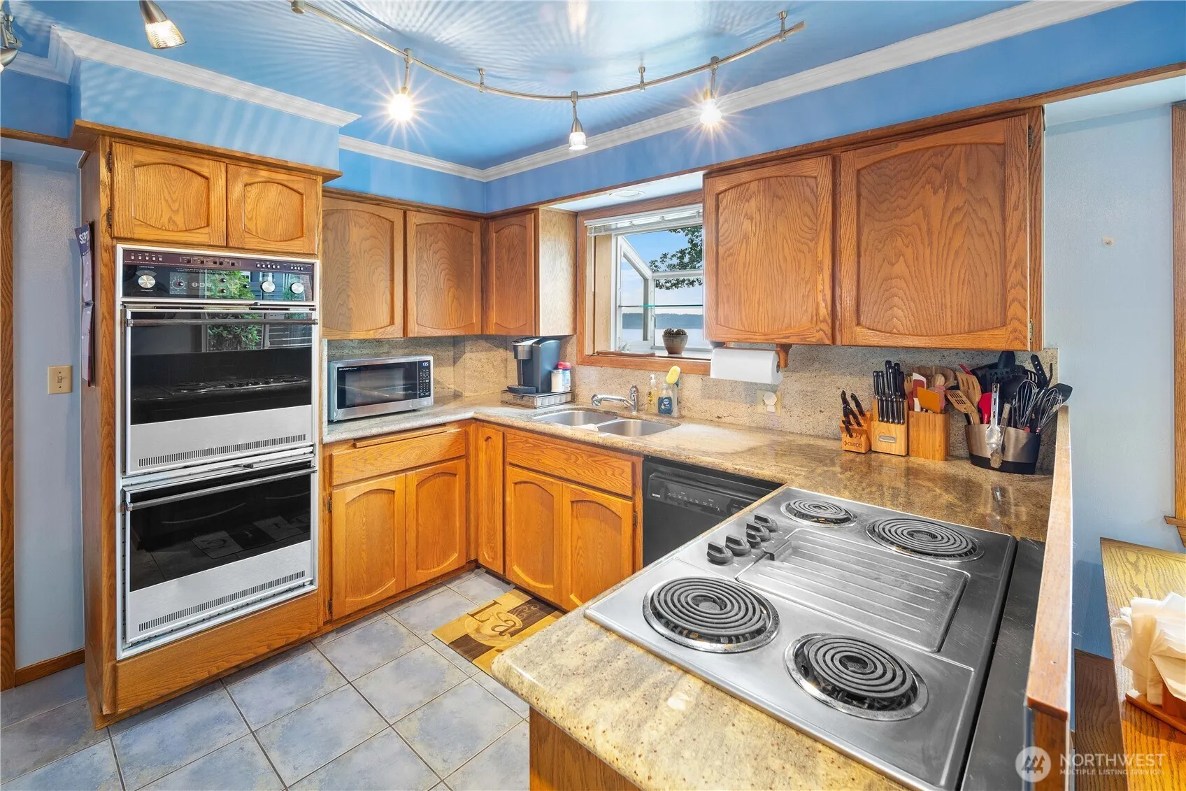 Property photo for 10445 Marine View Drive Sw, Seattle photo 4