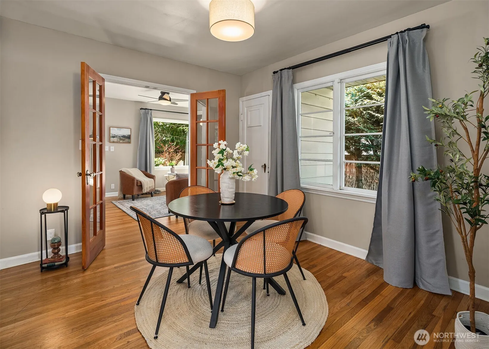 Property photo for 3546 Sw 99th Street, Seattle photo 4