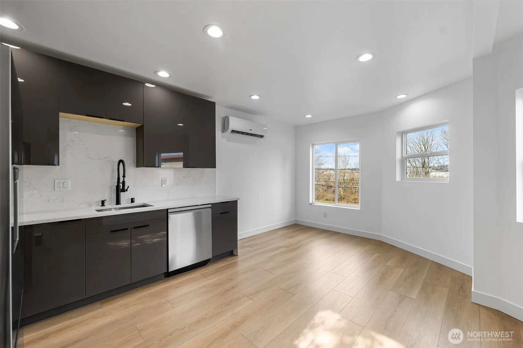 Property photo for 4047 25th Avenue W, Seattle photo 4
