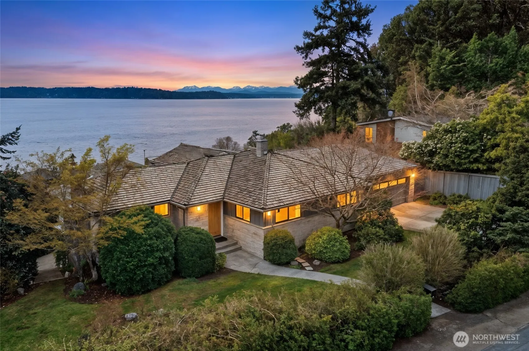 Property photo for 4146 Sw Arroyo Drive, Seattle
