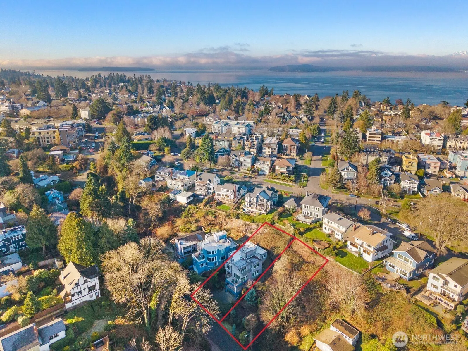 Property photo for 1717 Ferry Avenue Sw, Seattle photo 2