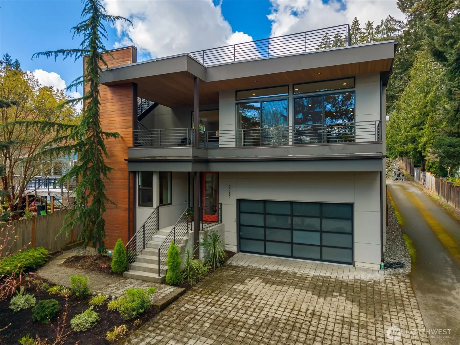 Property photo for 9719 Lake Shore Boulevard Ne, Seattle