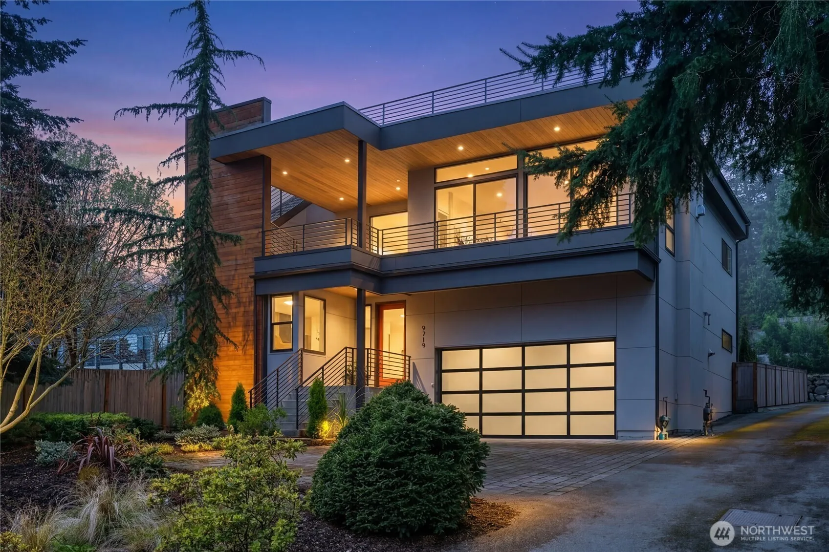 Property photo for 9719 Lake Shore Boulevard Ne, Seattle photo 4