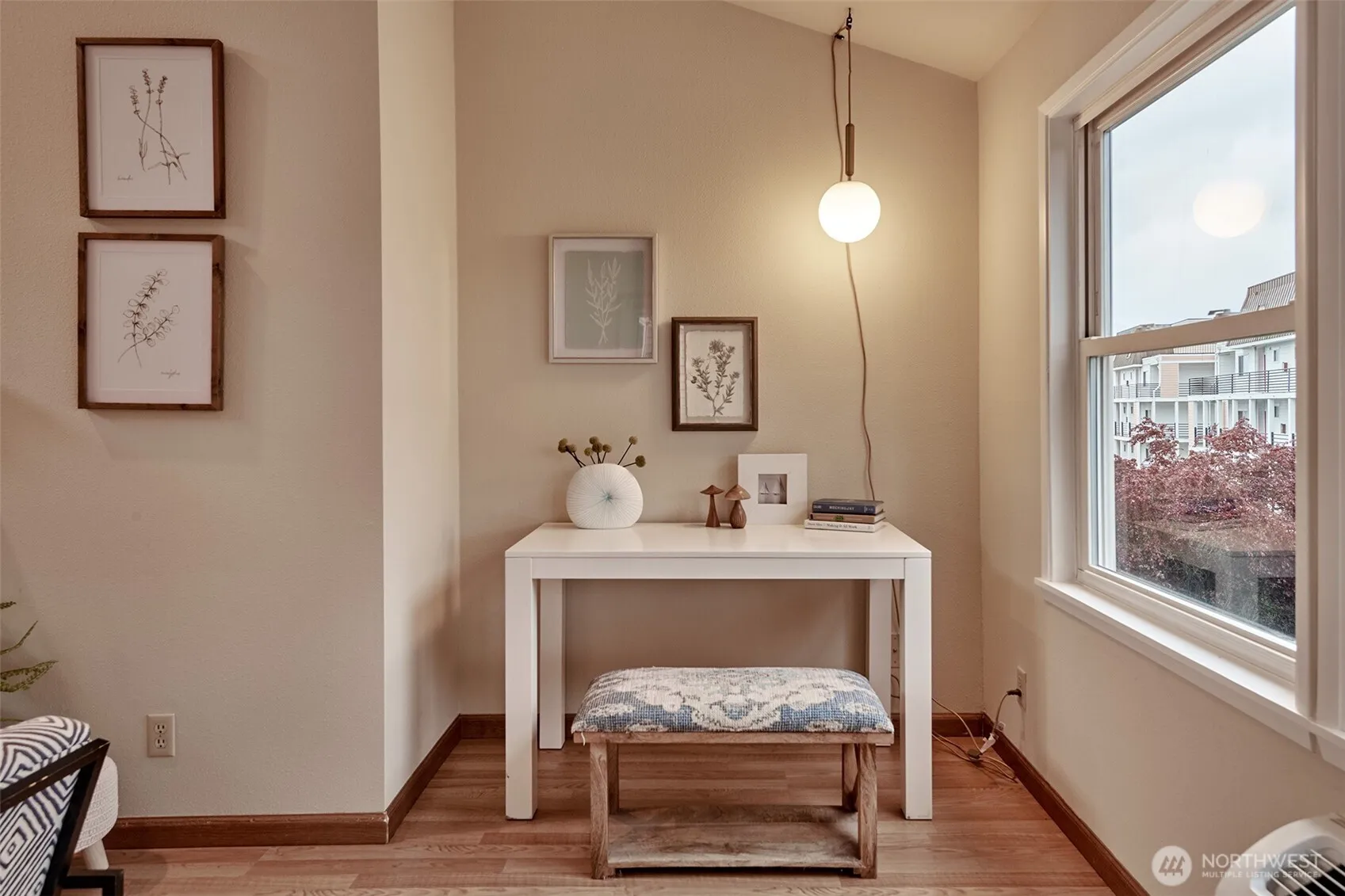Property photo for 909 N 35th Street #402, Seattle photo 5