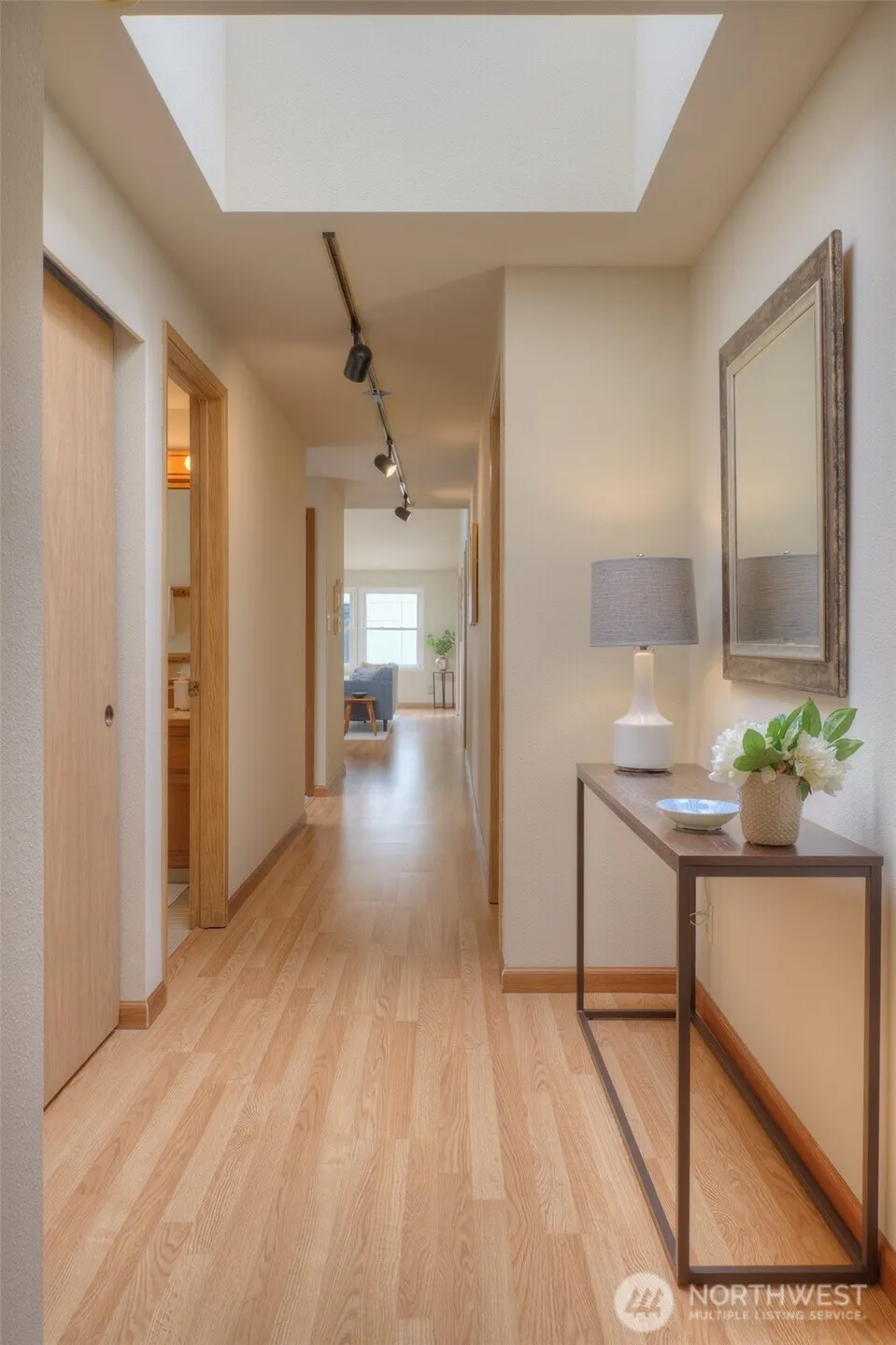 Property photo for 909 N 35th Street #402, Seattle photo 2