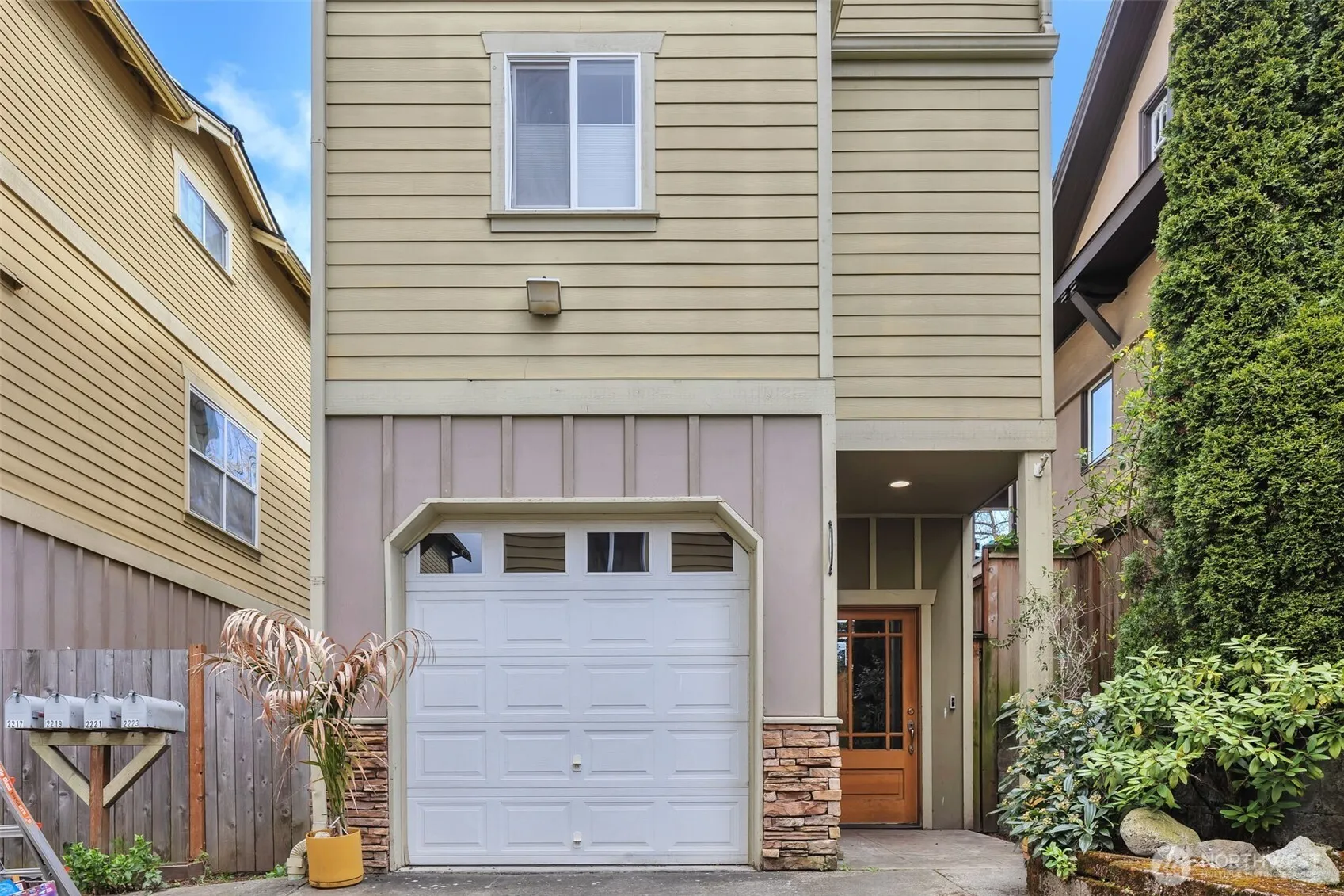 Property photo for 2221 E Spruce Street, Seattle
