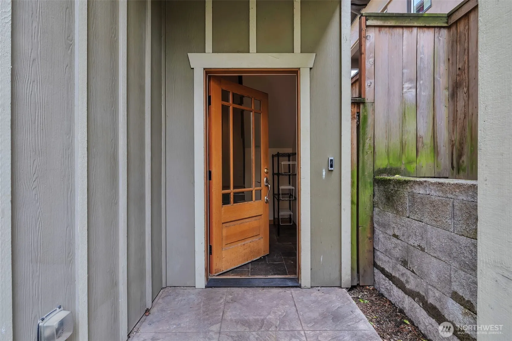 Property photo for 2221 E Spruce Street, Seattle photo 3