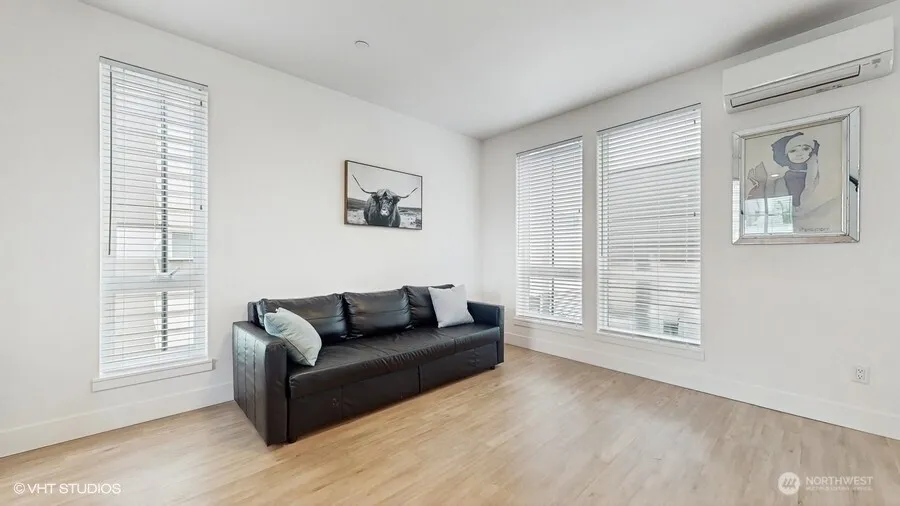 Property photo for 442 13th Avenue, Seattle photo 5