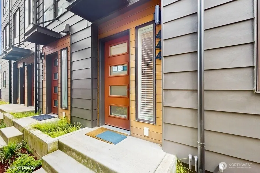 Property photo for 442 13th Avenue, Seattle photo 2