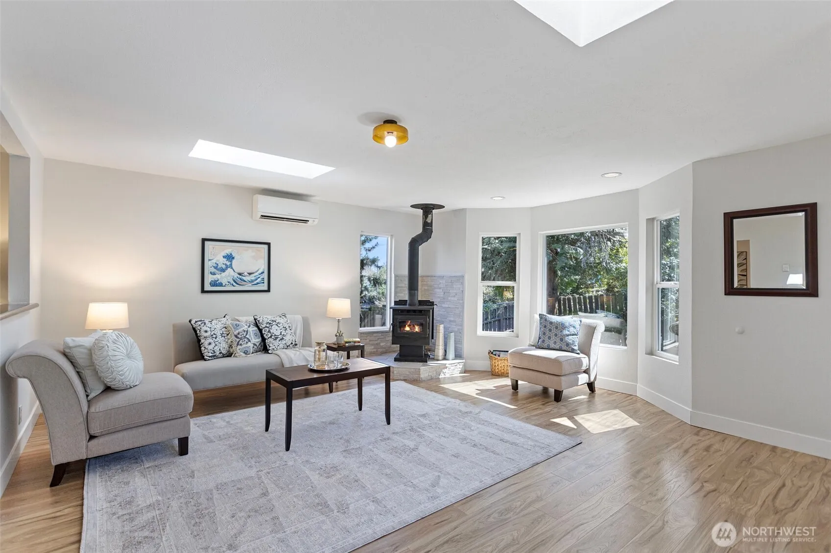 Property photo for 302 S Barton Street, Seattle photo 5