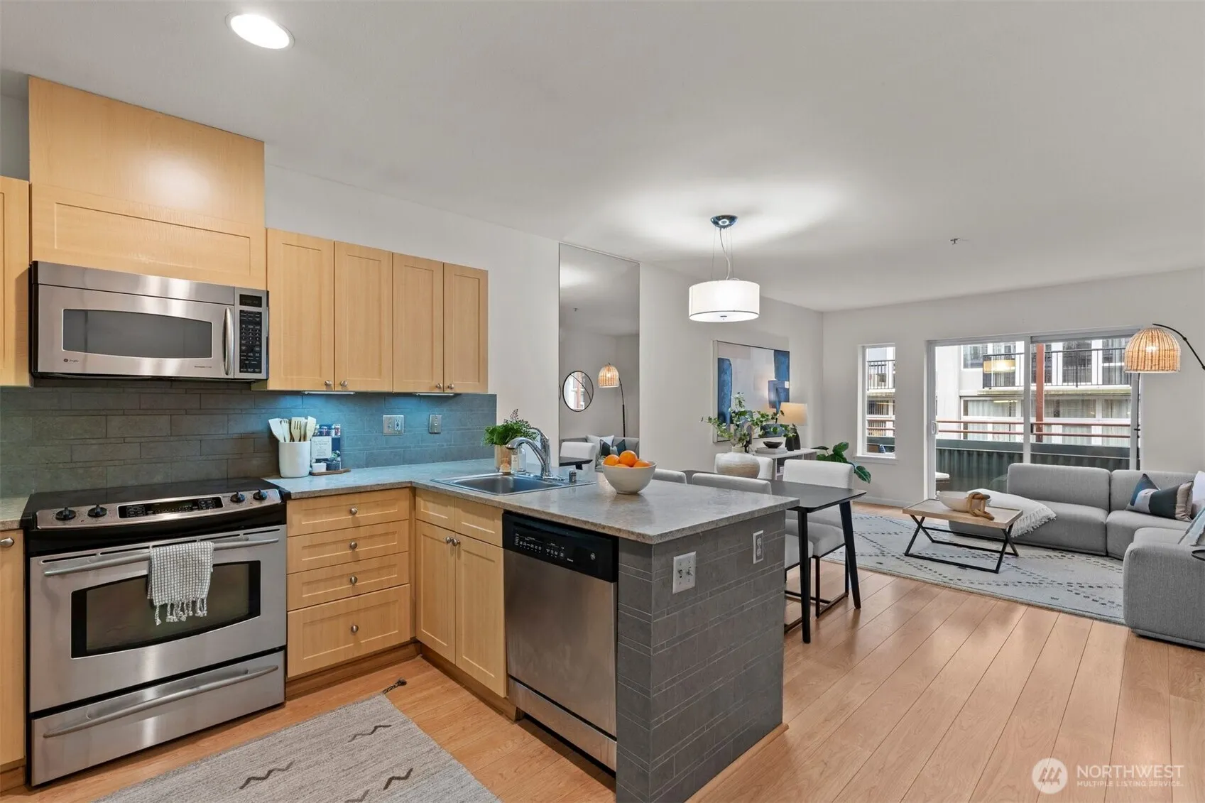 Property photo for 2717 Western Avenue #624, Seattle photo 3