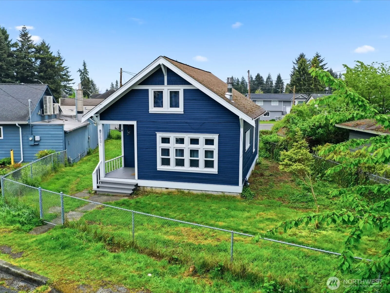 Property photo for 6807 Commercial Avenue, Everett photo 3
