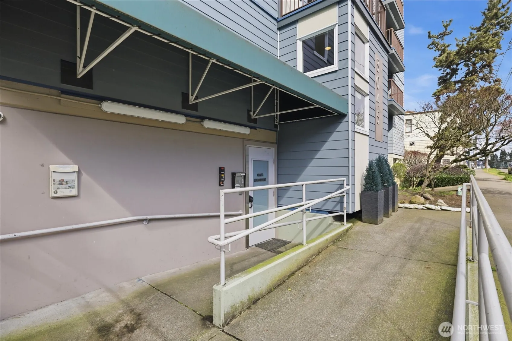 Property photo for 3045 20th Avenue W #303, Seattle photo 4