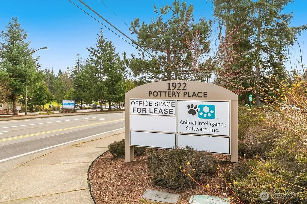 Property photo for 1922 Pottery Avenue, Port Orchard photo 2