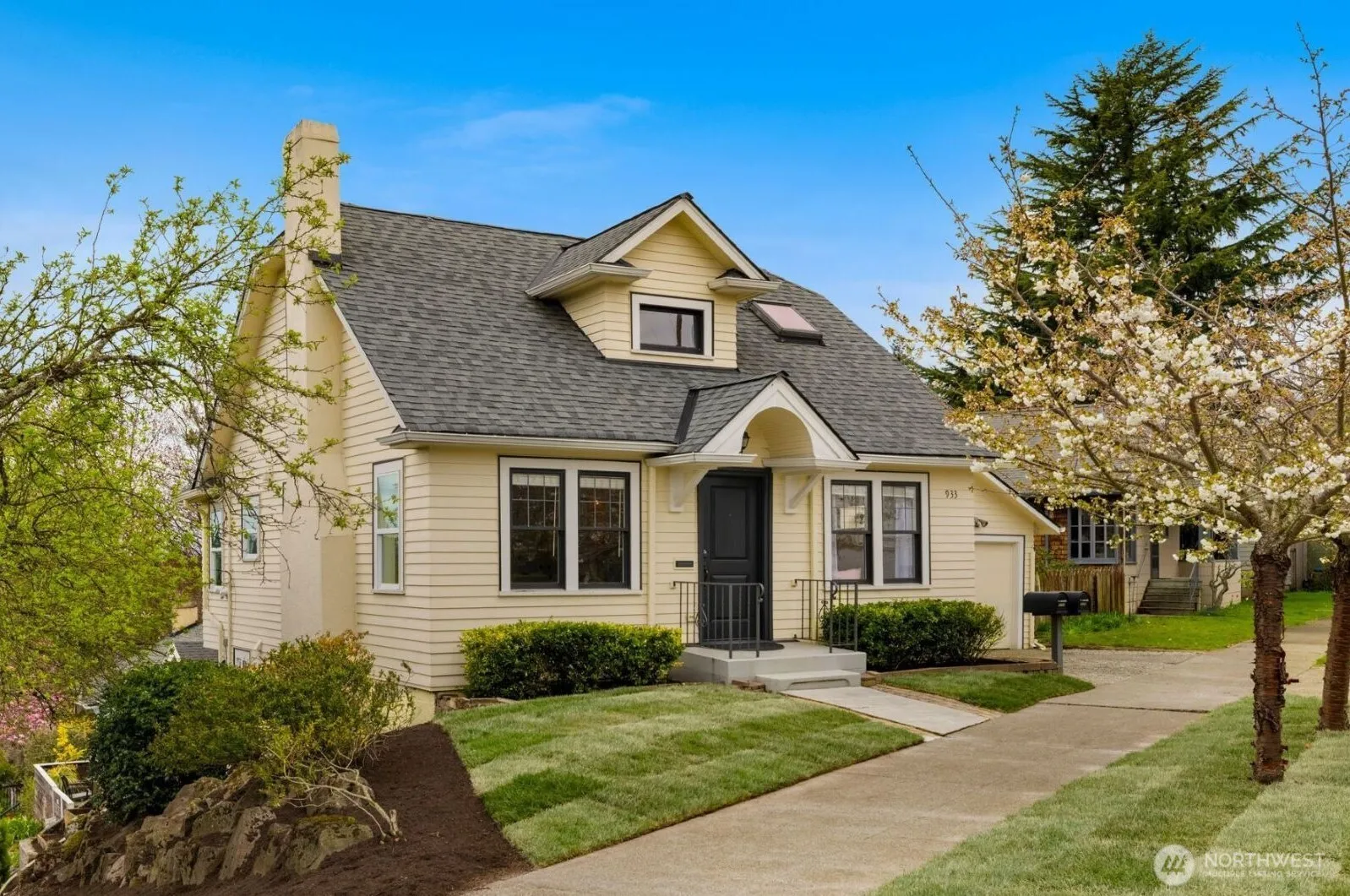 Property photo for 933 Yakima Place S, Seattle