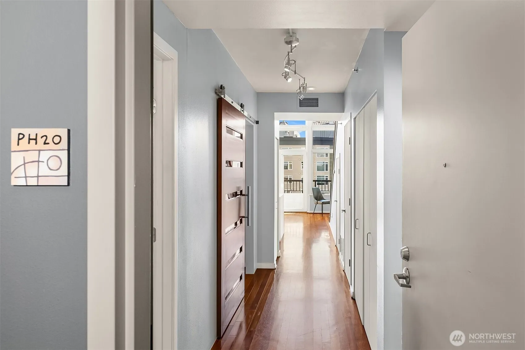 Property photo for 2717 Western Avenue #1120, Seattle photo 3