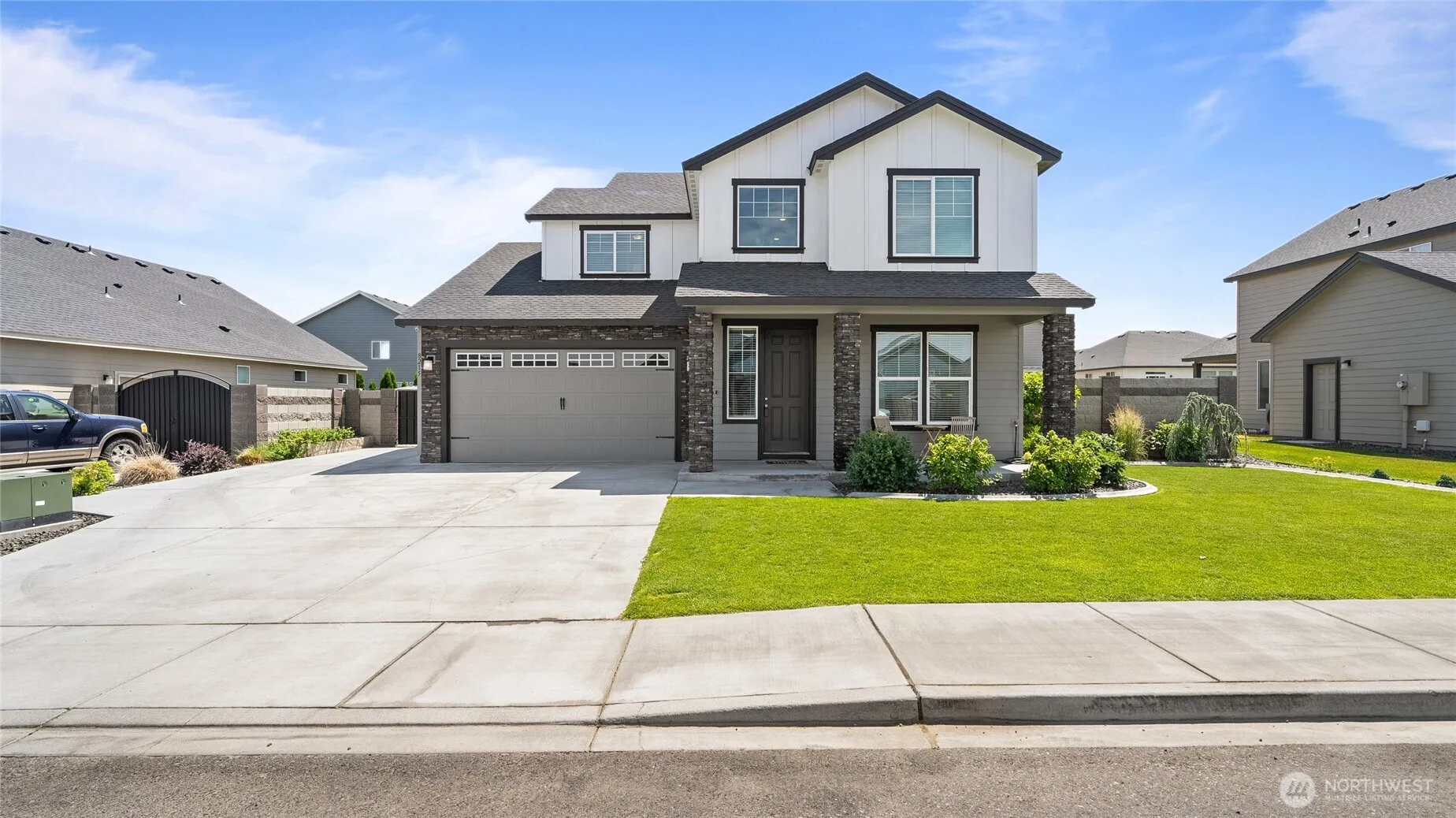 Property photo for 8215 Cardinal Peak St, West Richland photo 2