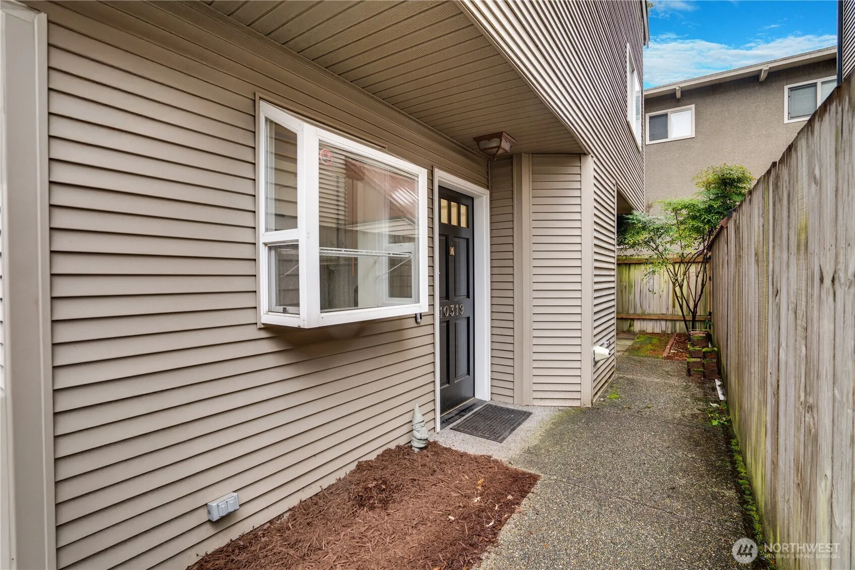 Property photo for 10319 Midvale Avenue N #a, Seattle photo 2