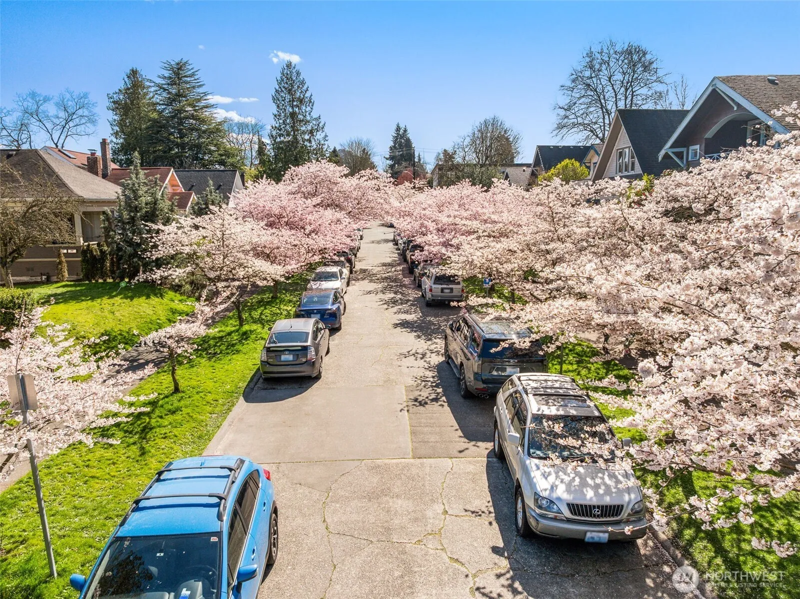 Property photo for 5519 12th Avenue Ne, Seattle photo 2