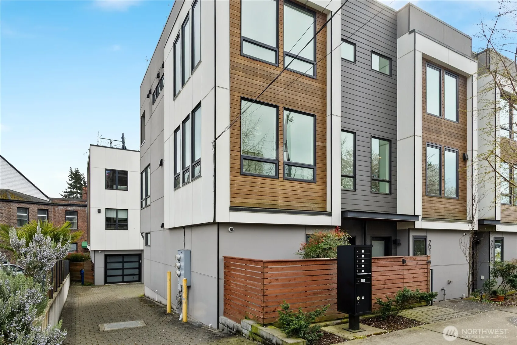 Property photo for 2011 Nw 64th Street #b, Seattle photo 4