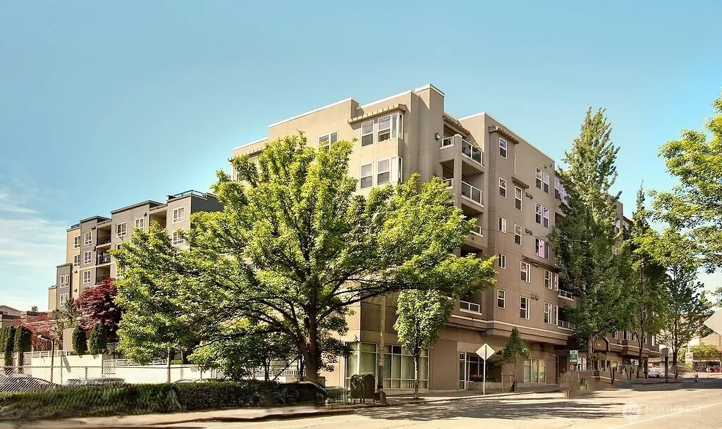 Property photo for 4343 Roosevelt Way Ne #401, Seattle