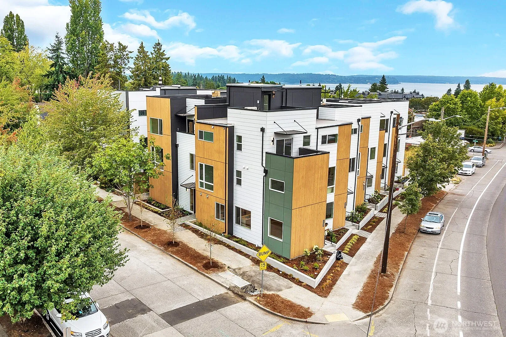 Property photo for 6408 Fauntleroy Way Sw, Seattle photo 3
