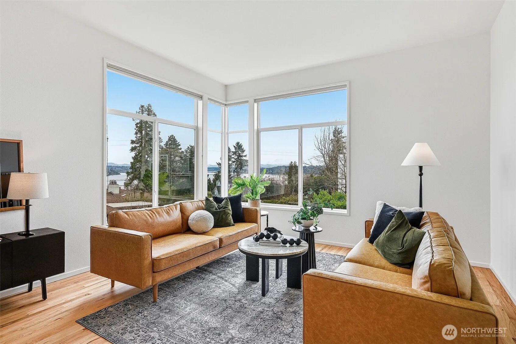 Property photo for 5208 S Willow Street, Seattle photo 3