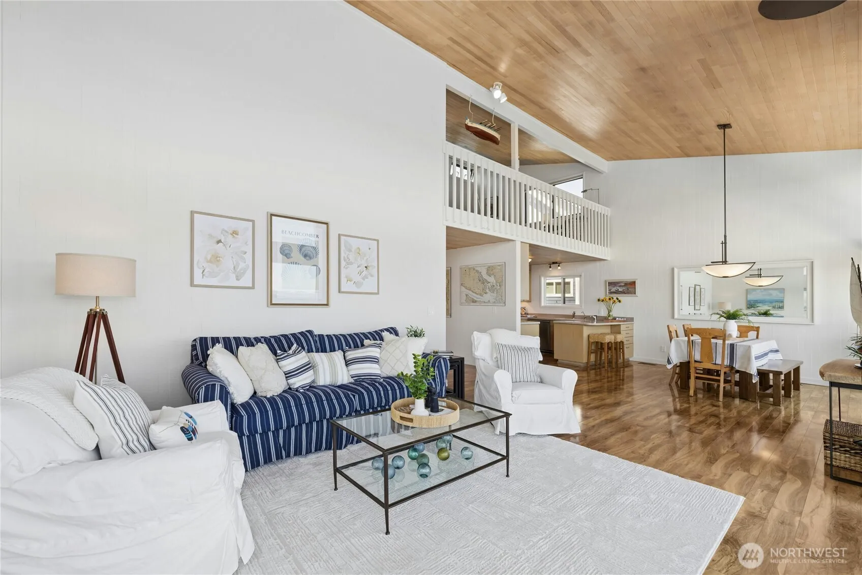 Property photo for 15636 Point Monroe Drive Ne, Bainbridge Island photo 2