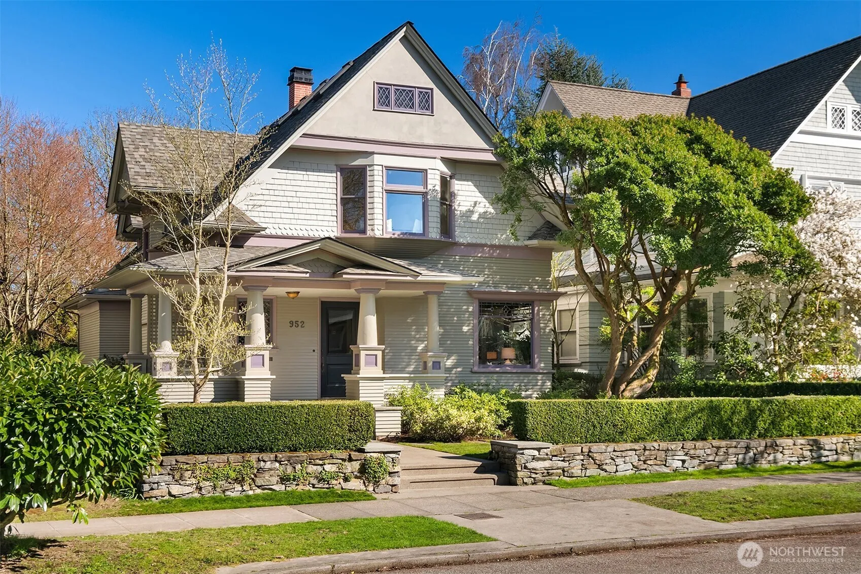 Property photo for 952 16th Avenue E, Seattle