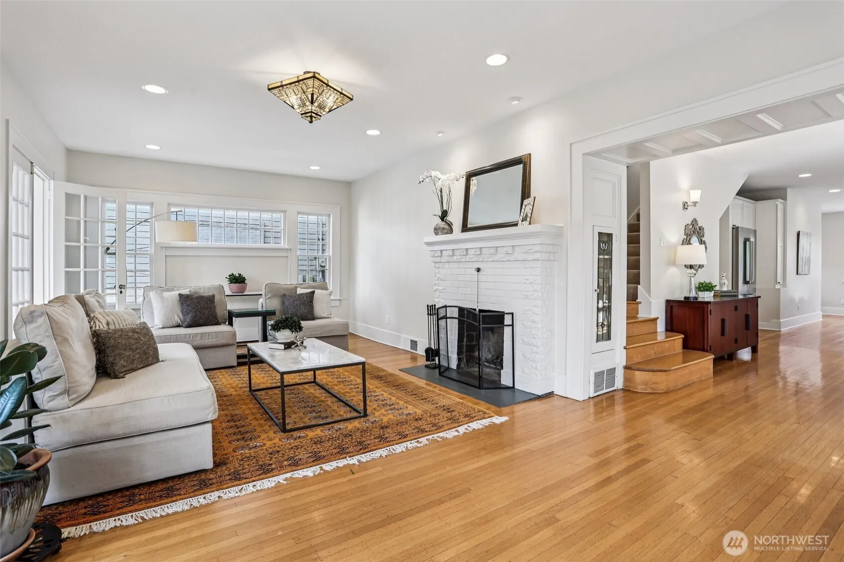Property photo for 4726 Thackeray Place Ne, Seattle photo 5