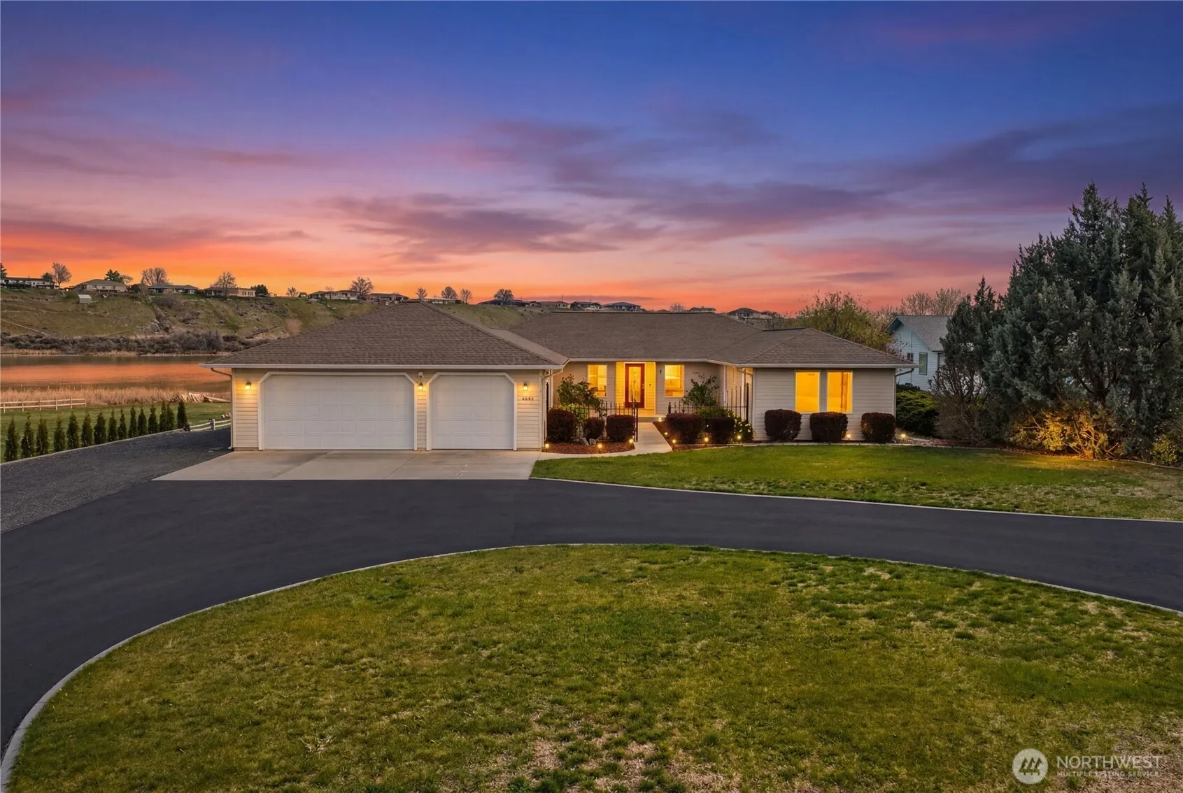 Property photo for 3103 Ne Meadowlark Lane, Moses Lake photo 2
