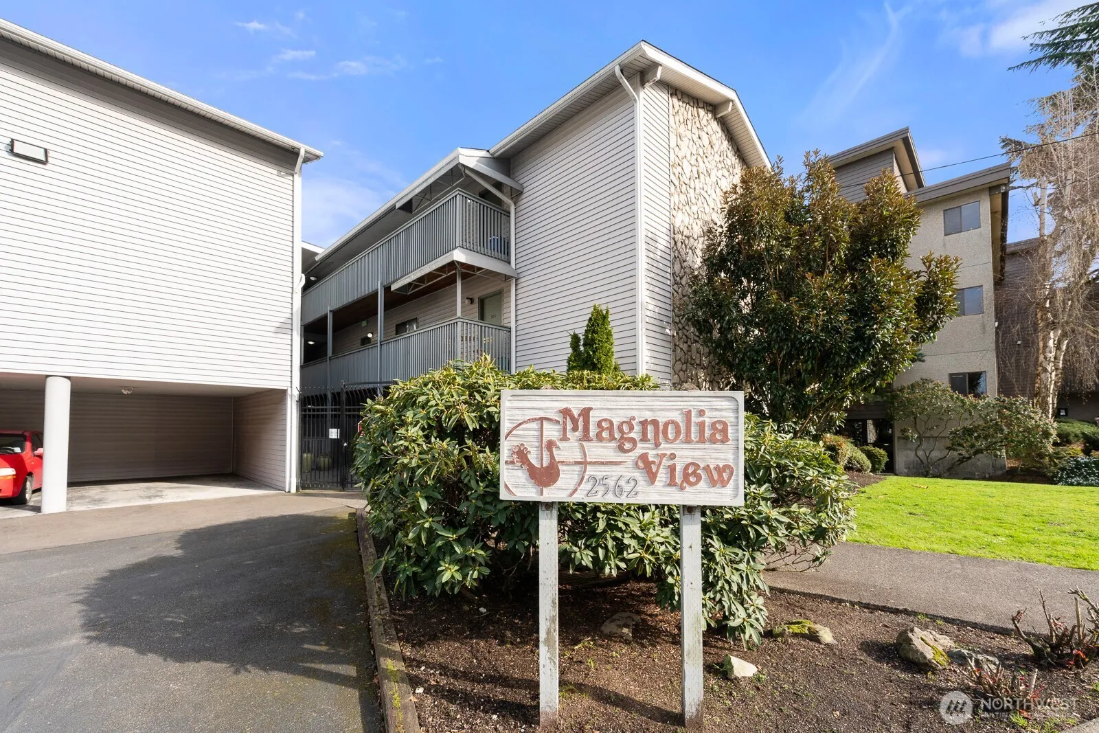 Property photo for 2562 Thorndyke Avenue W #303, Seattle photo 3