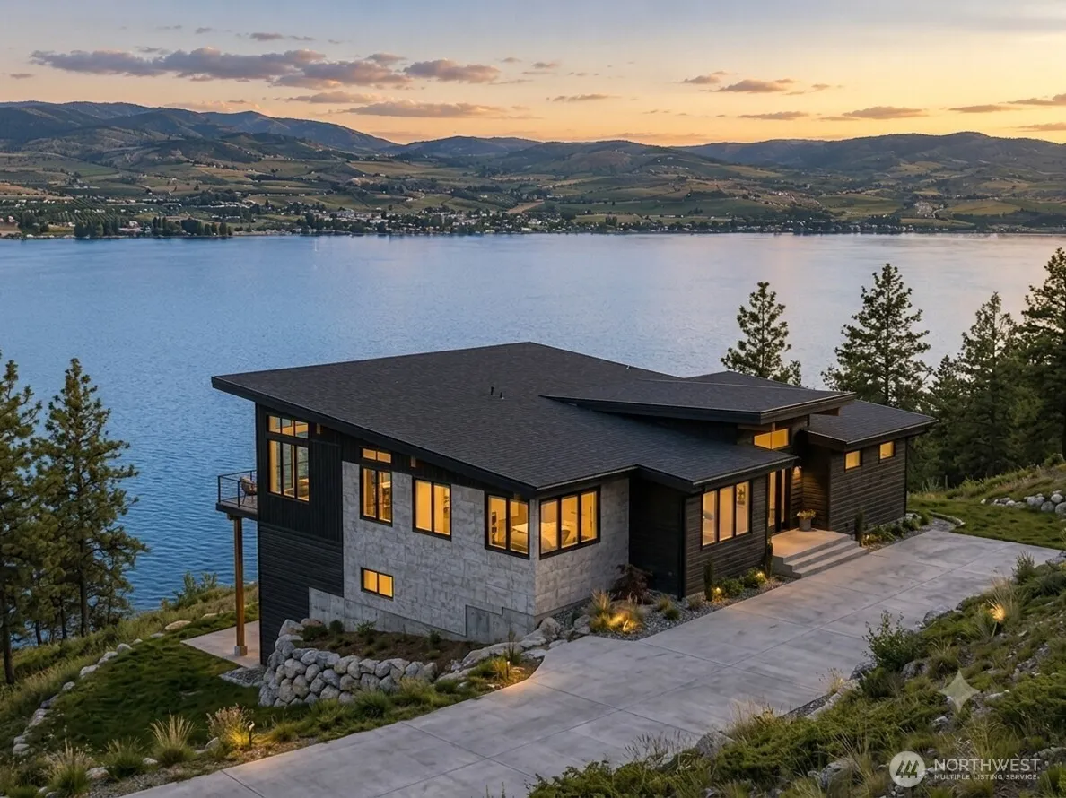 Property photo for 4057 Lakeview Place, Chelan photo 2
