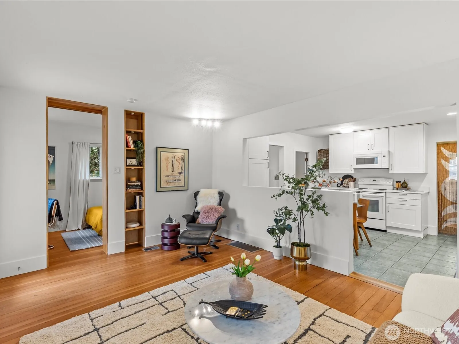 Property photo for 8117 17th Avenue Sw, Seattle photo 4