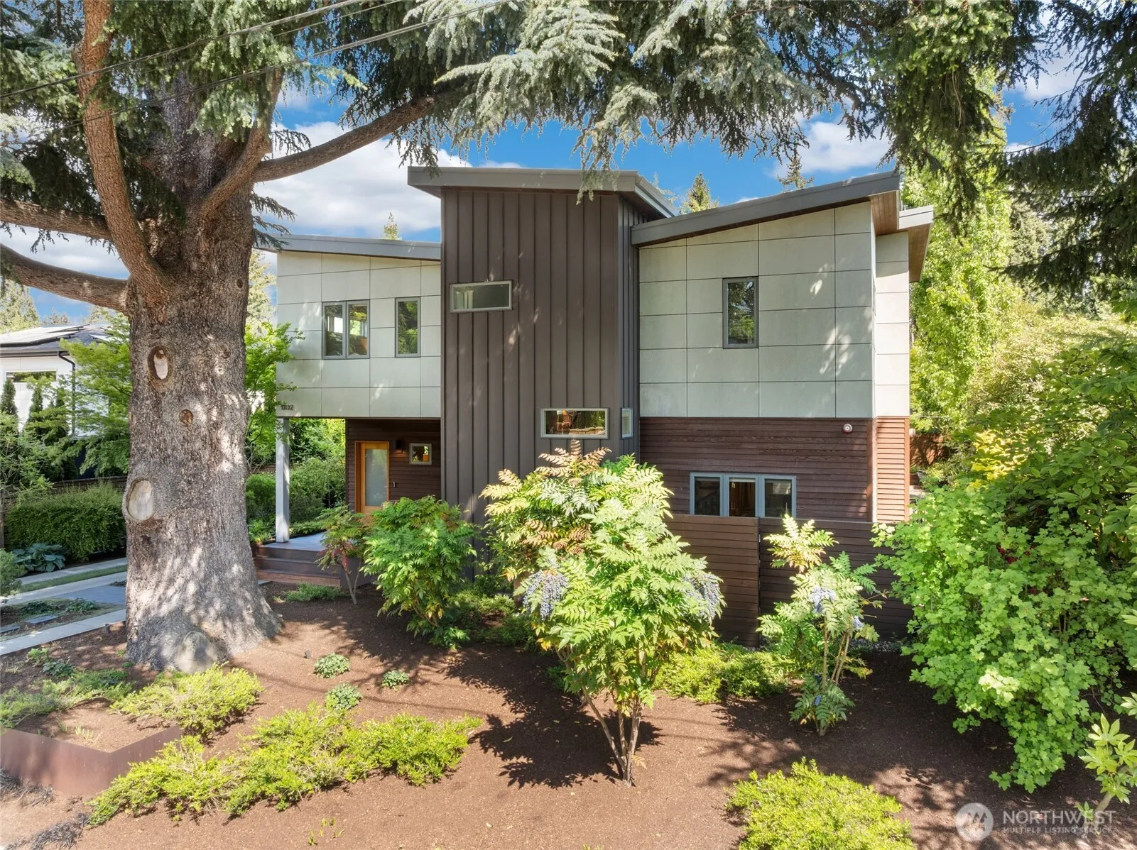 Property photo for 1102 5th Street, Kirkland photo 2