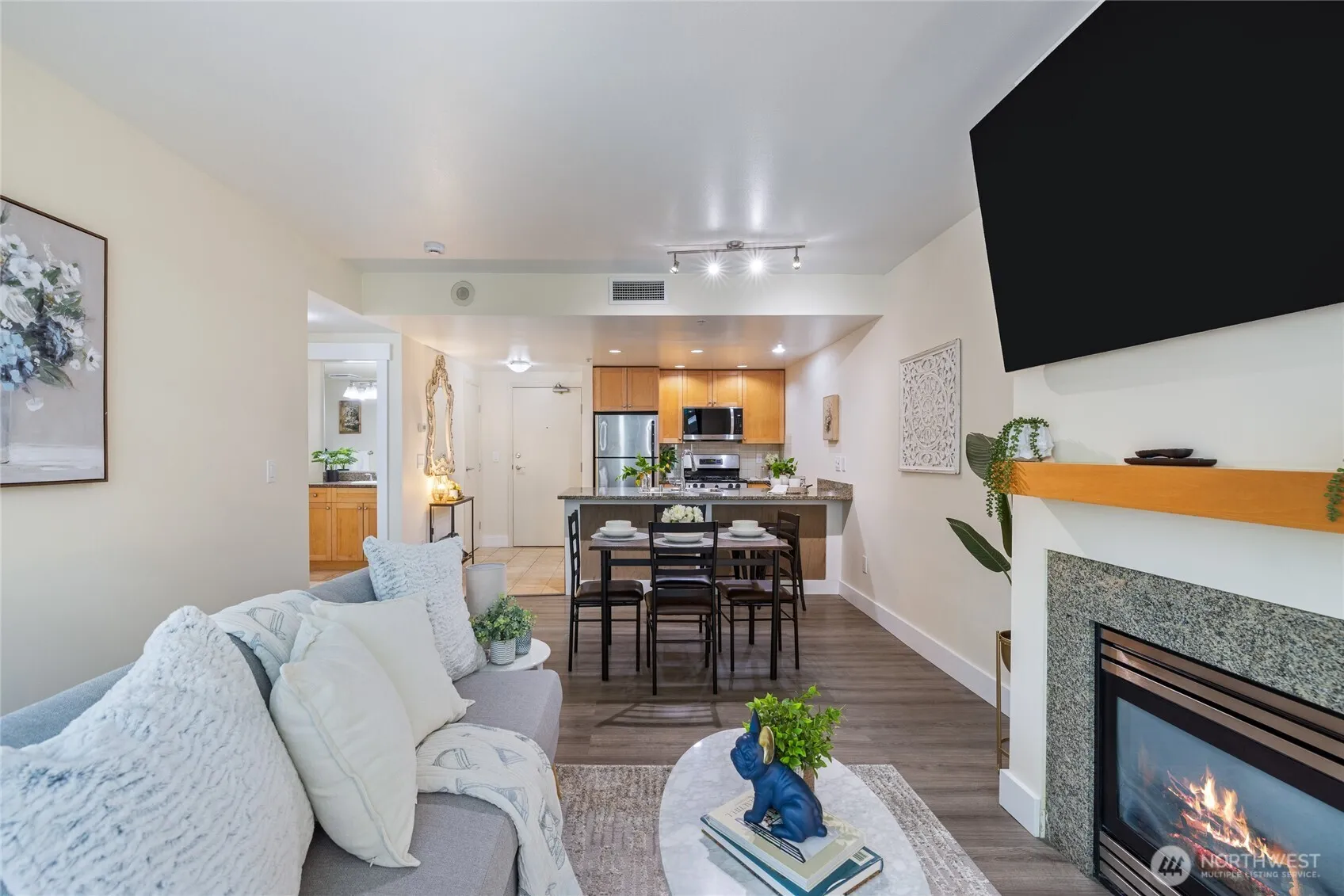 Property photo for 1420 Terry Ave #607, Seattle photo 2
