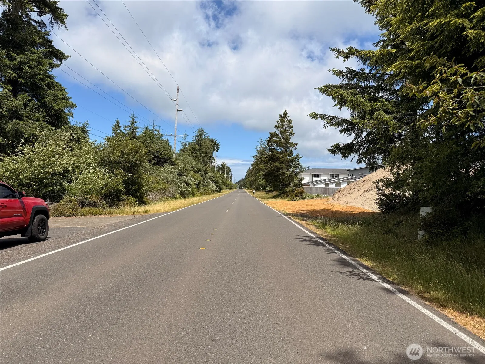 Property photo for 553 Dolphin Avenue Ne, Ocean Shores photo 3