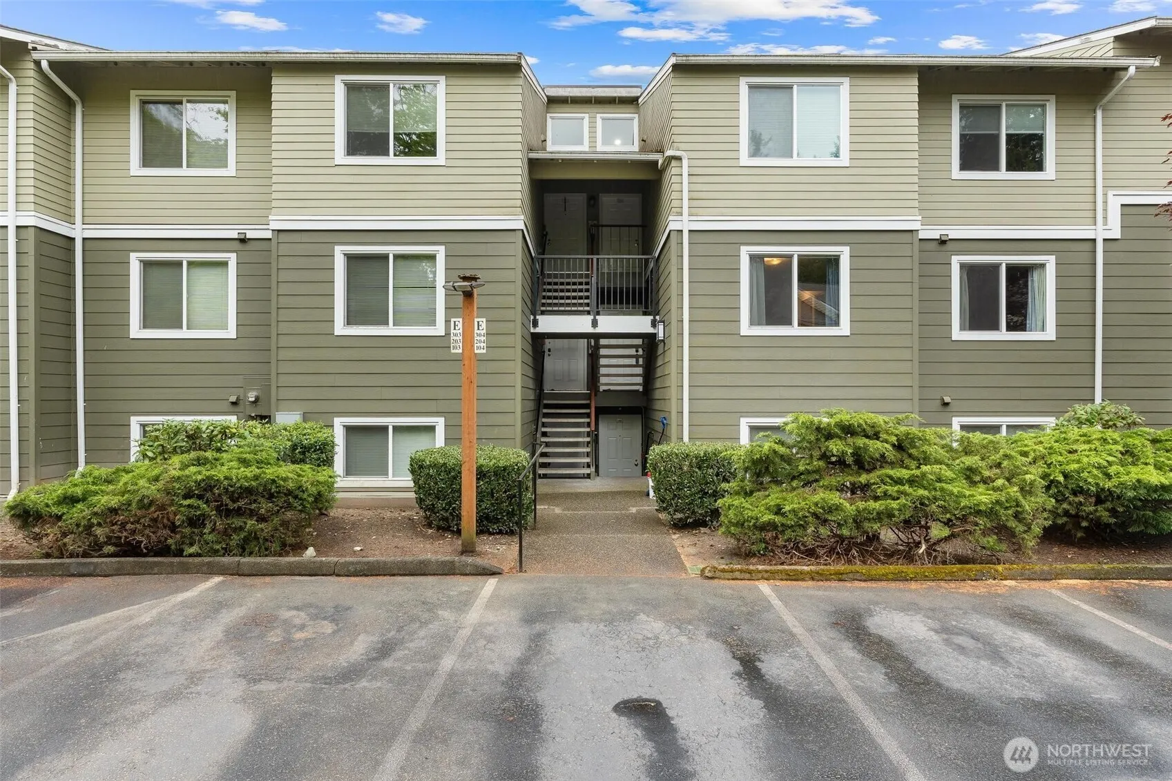 Property photo for 820 E Cady Rd #e204, Everett