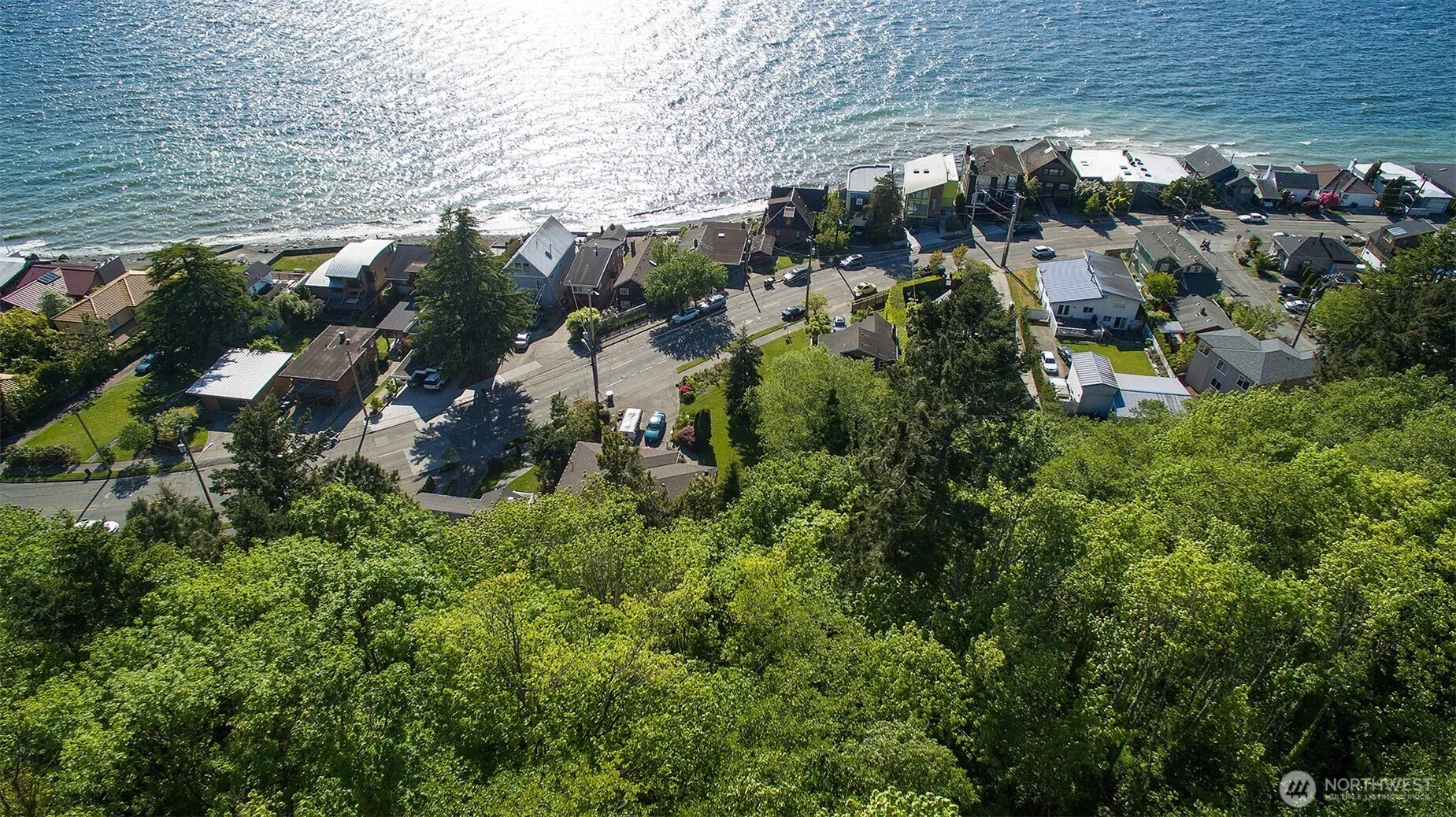 Property photo for 5426 Beach Drive Sw, Seattle photo 4
