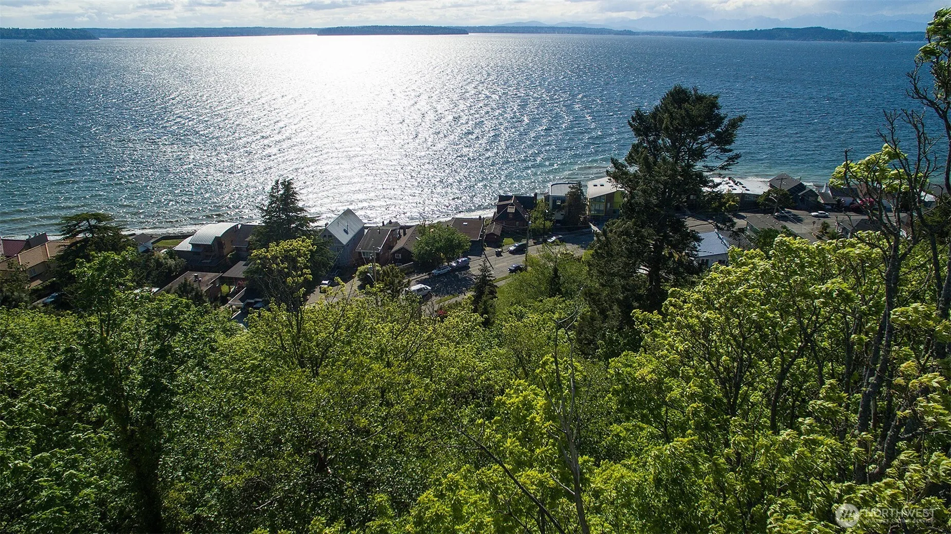 Property photo for 5426 Beach Drive Sw, Seattle photo 5