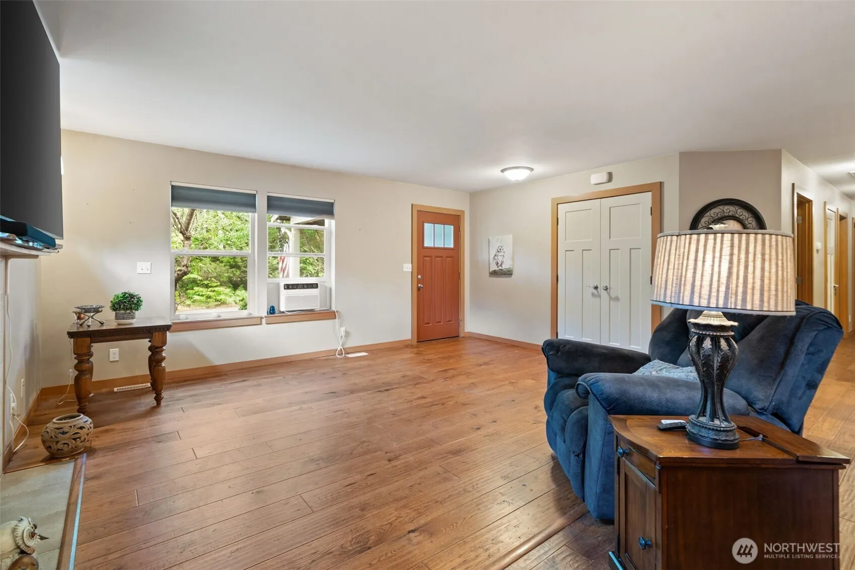 Property photo for 8992 Denise Place Ne, Bremerton photo 5