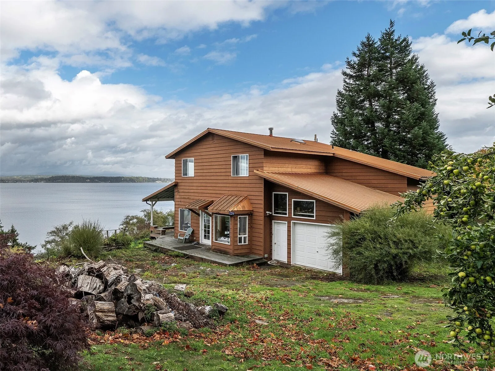 Property photo for 26 Port Garden Dr, Everett photo 2