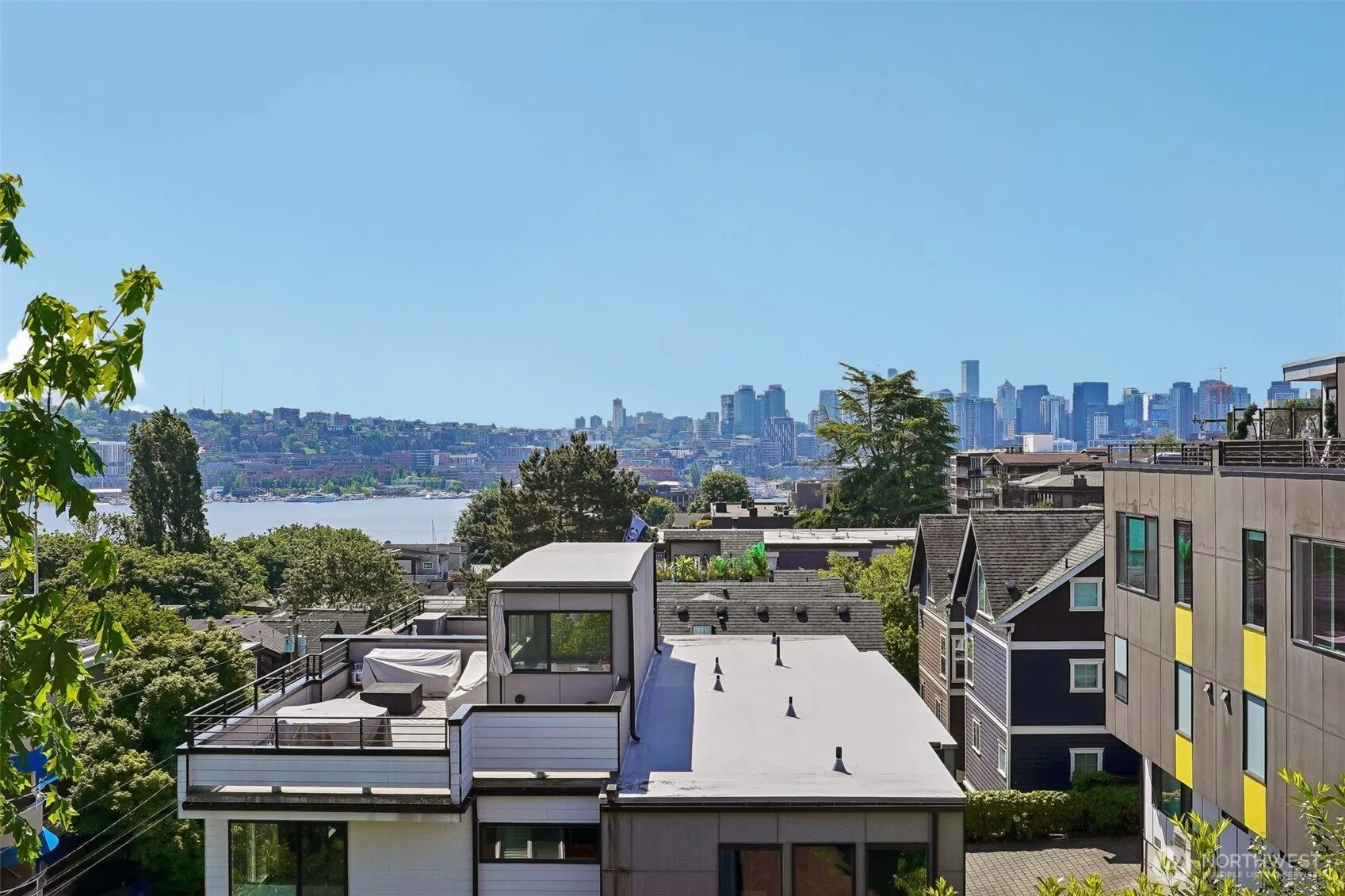 Property photo for 2134 Waverly Place N #303, Seattle photo 4
