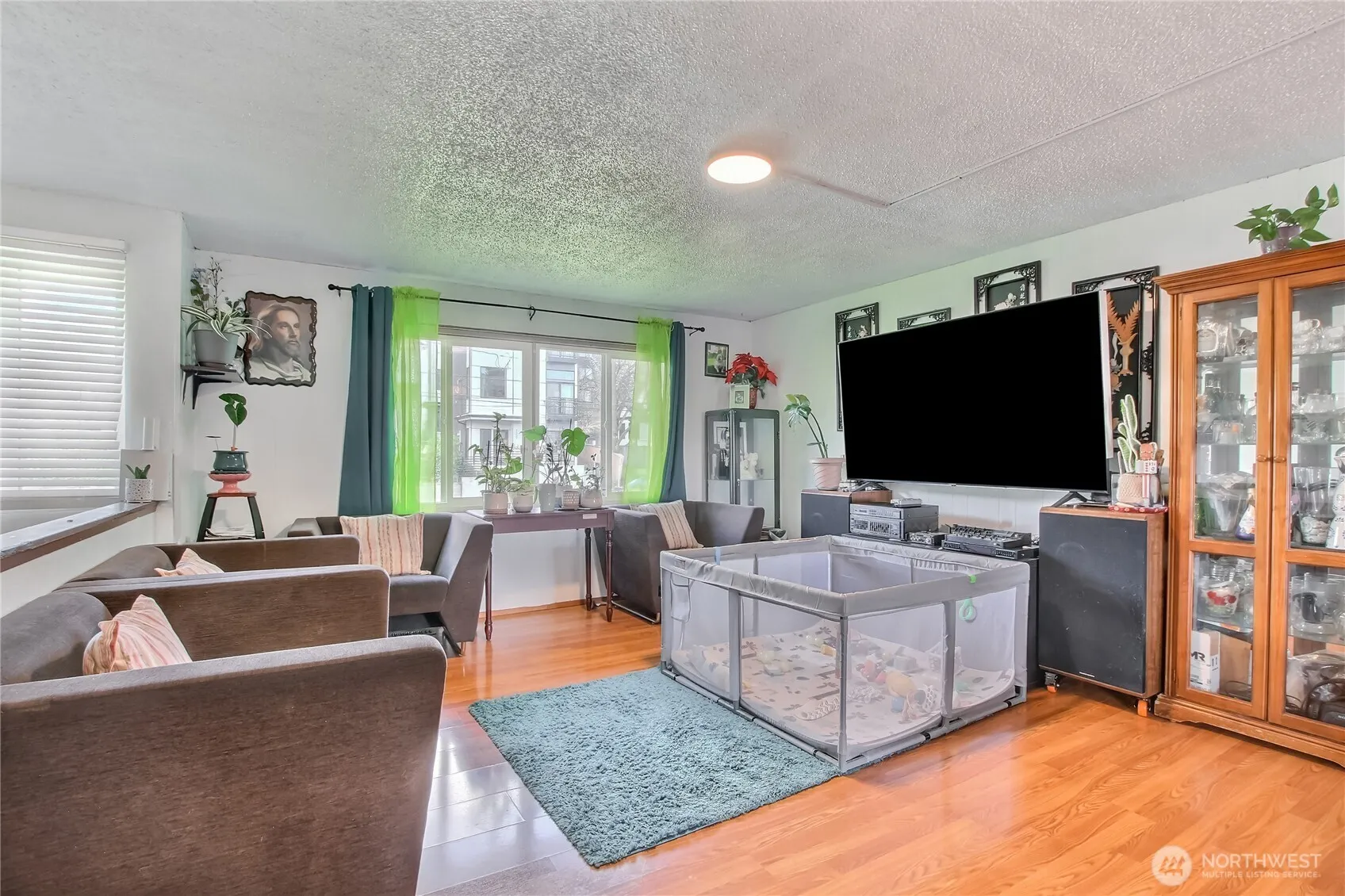 Property photo for 4560 34th Avenue S, Seattle photo 4