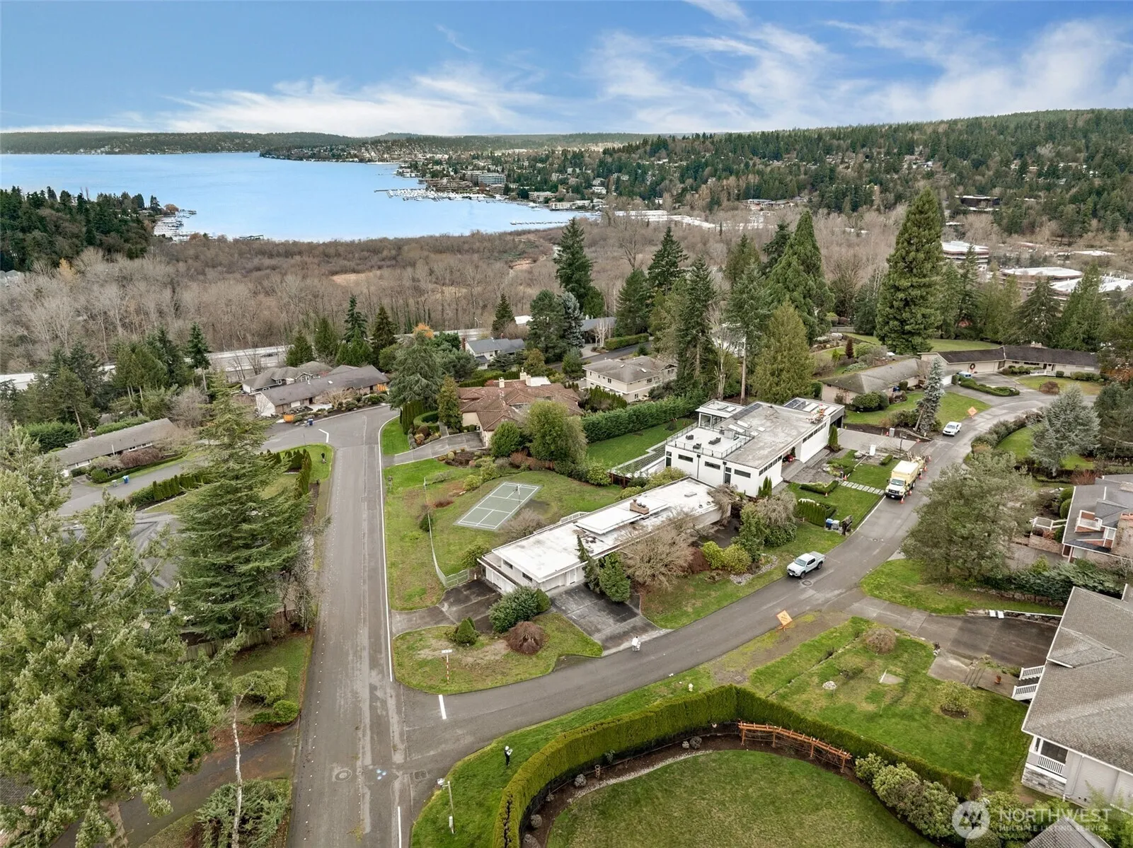 Property photo for 9808 Ne 33rd Street, Bellevue photo 4