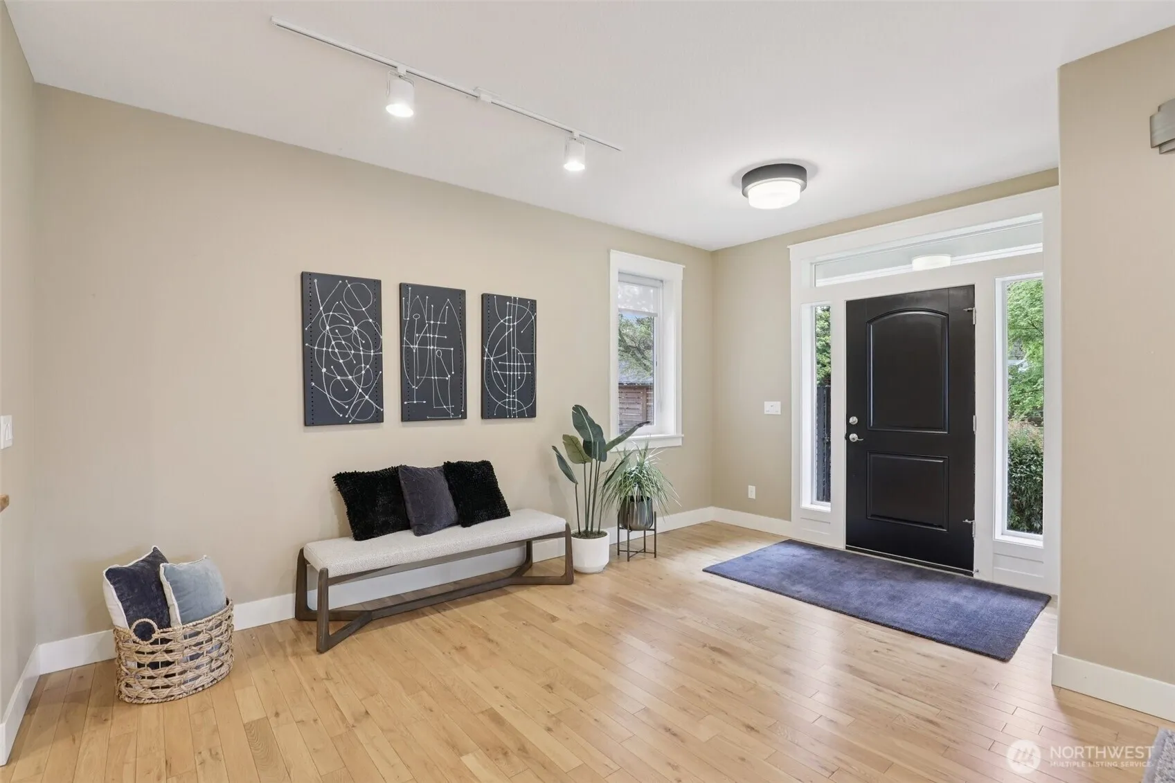 Property photo for 302 Phoenix Way, Vancouver photo 3